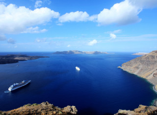 Cruise ship water mountains blue - a cruise ship free wallpaper