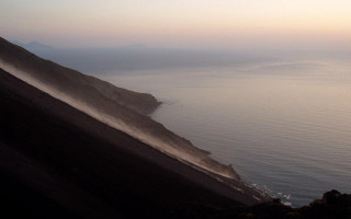 Water hill fog view background - murata range free wallpaper for desktop