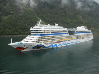 Cruise ship water mountain range - a large cruise ship free wallpaper