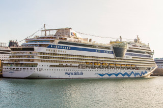 Cruise ship harbor dock boats - other ship free wallpaper