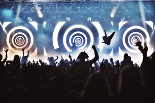 Concert crowd lights silhouette gears - kinetic free wallpaper