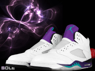 White purple shoes black background - a pair free wallpaper