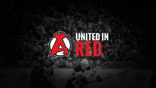 Hockey player united red background - derek chittock free wallpaper