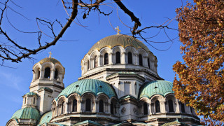 Large building green roof clock - andrei rublev free wallpaper