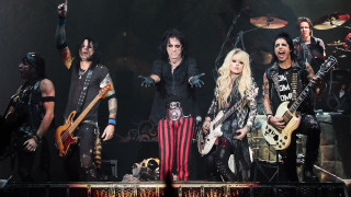 People stage guitars microphone performance - eric peterson free wallpaper