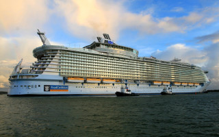 Cruise ship cloudy sky tugboat - adriaen isenbrant free wallpaper