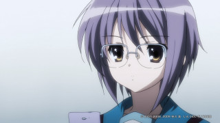 Girl glasses cell phone blue - a blue shirt free wallpaper for desktop