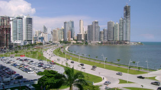 City tall buildings water cars - panoramic view free wallpaper