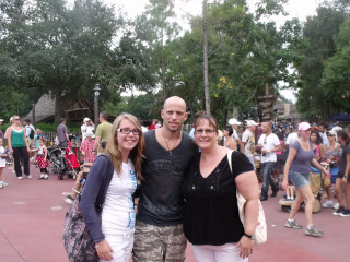 Man women crowd street park - jimmy nelsson free wallpaper