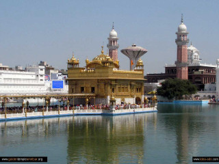 Large water building people tokyo - a few person free wallpaper