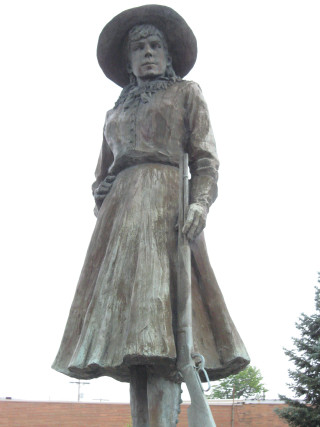 Statue woman gun hat strong - ada hill walker free wallpaper for mobile