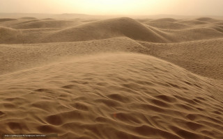 Desert sand dunes sun clouds - sand free wallpaper