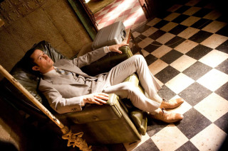 Man suit tie chair laptop - a laptop computer free wallpaper