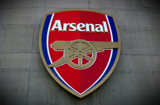 Red blue shield arsenal logo - shield free wallpaper