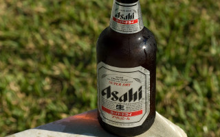 Beer bottle metal grass blurry - asai chū free wallpaper
