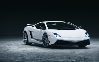 White sports car dark room 21 - a black background and a spotlight free wallpaper