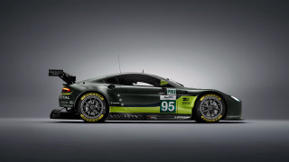 Green sports car number side 2 - a number free wallpaper for desktop