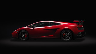 Red sports car dark room 13 - unreal engine free wallpaper for desktop