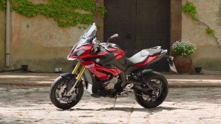 Red motorcycle cobblestone street ivy - the wall free wallpaper