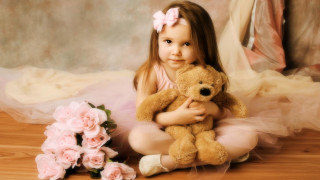 Little girl teddy bear flowers - a little girl free wallpaper