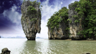 Rocks beach boat people standing - the rock free wallpaper
