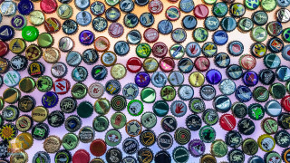 Wall of buttons white background - interactive free wallpaper