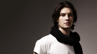 Man long hair scarf white - cedric seaut keos masons free wallpaper