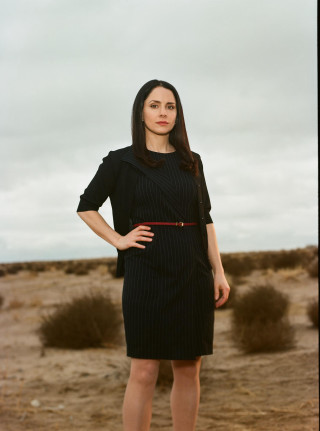 Woman desert black dress red - the desert free wallpaper for mobile