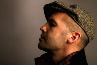 Man hat tie serious looking - eamon everall free wallpaper