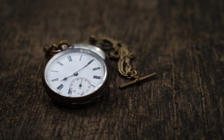 Pocket watch table chain key - a pocket watch free wallpaper
