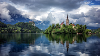 Castle island lake mountain clouds - ferenc joachim free wallpaper