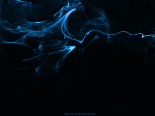 Blue smoke dark background white - a white line in the middle free wallpaper