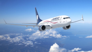 Jetliner red white tail flying - turnaround free wallpaper