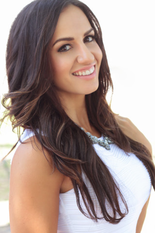 Woman long hair white top 10 - a white top free wallpaper for mobile