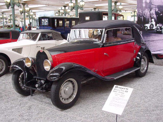 Red black car show display - other car free wallpaper