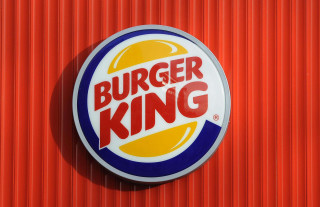 Burger king sign red wall - a red wall free wallpaper for desktop