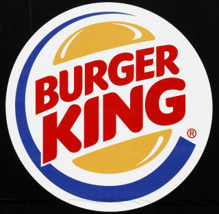 Burger king logo black background 2 - typographic free wallpaper for tablet