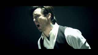 Bearded man singing microphone white - a beard free wallpaper for desktop