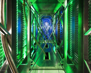 Long hallway green lights post - a long hallway free wallpaper