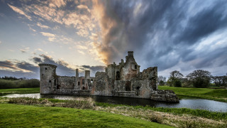 Castle moat field river cloudy - a castle free wallpaper for desktop