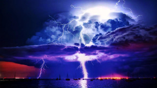 Lightning storm water boats purple - dramatic lightning free wallpaper for desktop