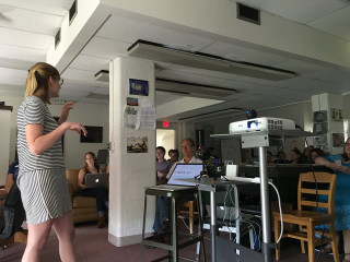 Woman crowd room laptop table - a laptop computer free wallpaper