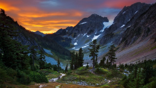 Mountain range sunset stream nature - bob thompson free wallpaper