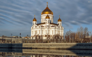Large white building gold domes - andrei rublev free wallpaper
