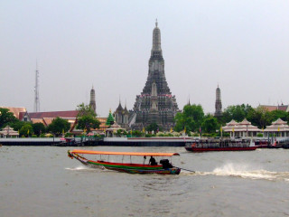 Boat river large building spire - a spire free wallpaper