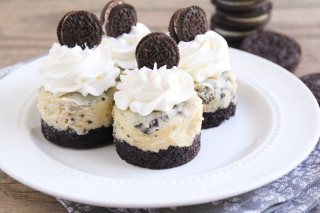 Oreo cheesecake plate pastel food - a plate free wallpaper