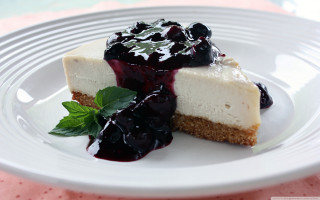 Cheesecake blueberry sauce plate leaf - a fork free wallpaper