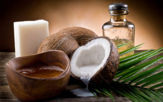 Coconut oil table palm leaf - product photography free wallpaper