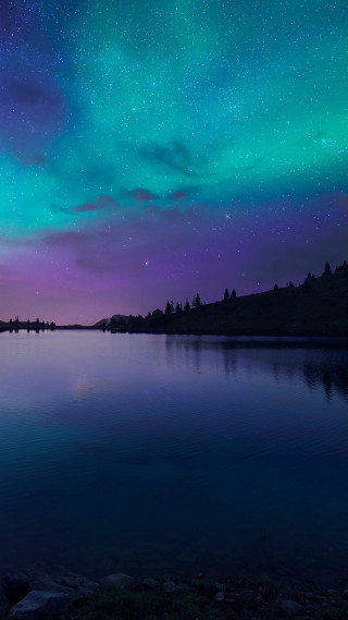 Lake purple green aurora borealis - free sky wallpaper for mobile