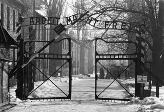 Arrlman park gate colorized grim - alfred eisenstaedt free wallpaper
